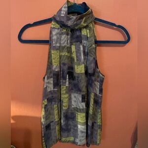 Super beautiful high neck halter top style vintage 90s novelty print silk blouse